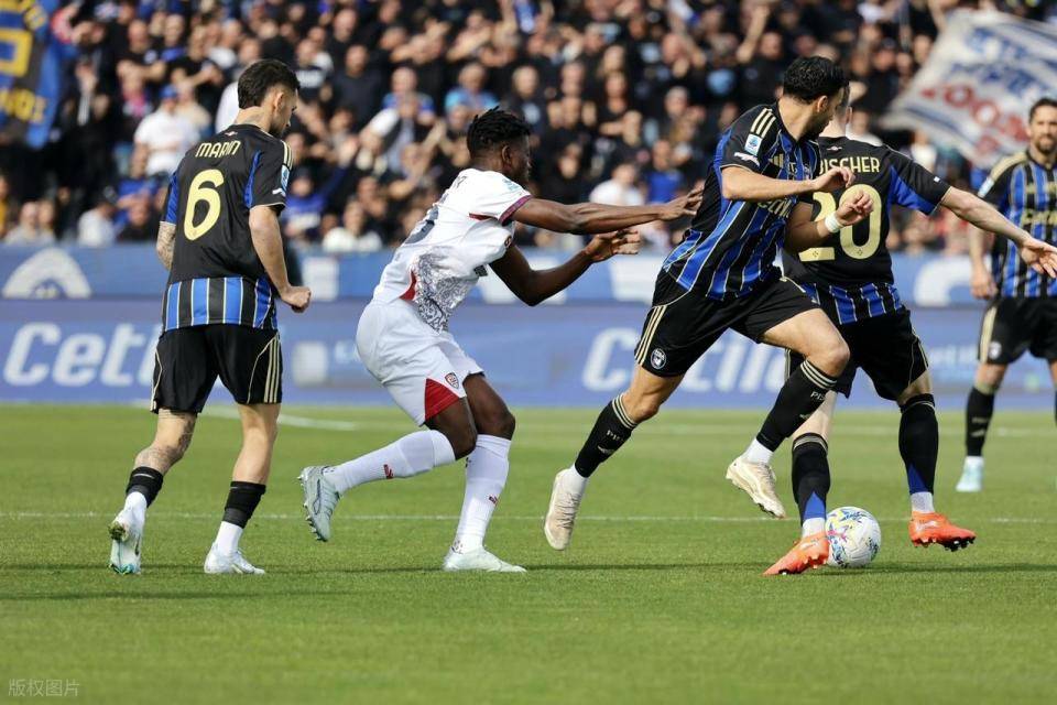 3-1击败卡利亚里，10人意甲倒数第一大爆发，终结17轮不胜
